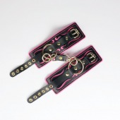 Черные кожаные наручники с розовой строчкой - Crazy Handmade - купить с доставкой в Березниках