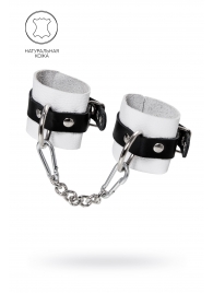Бело-черные кожаные наручники с одним ремешком с люверсами - Pecado - купить с доставкой в Березниках