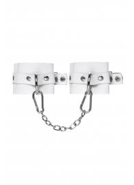 Белые мягкие кожаные наручники с люверсами - Pecado - купить с доставкой в Березниках