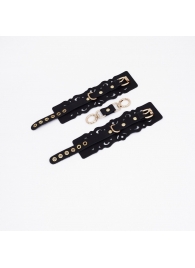 Черные кожаные наручники с узорами и золотистой фурнитурой - Crazy Handmade - купить с доставкой в Березниках