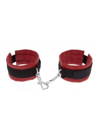 Красно-чёрные полиуретановые наручники Luxurious Handcuffs - Blush Novelties - купить с доставкой в Березниках